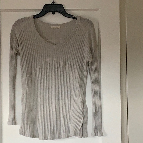 ILLA ILLA Tops - 🎉 SOLD!!!! 2/$12. Illa Illa Top